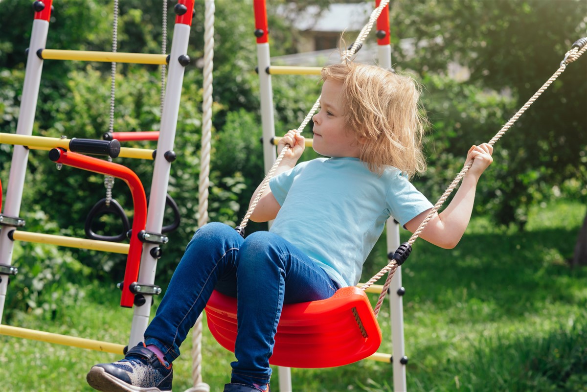 Créer un espace de jeux sensoriel dans le jardin